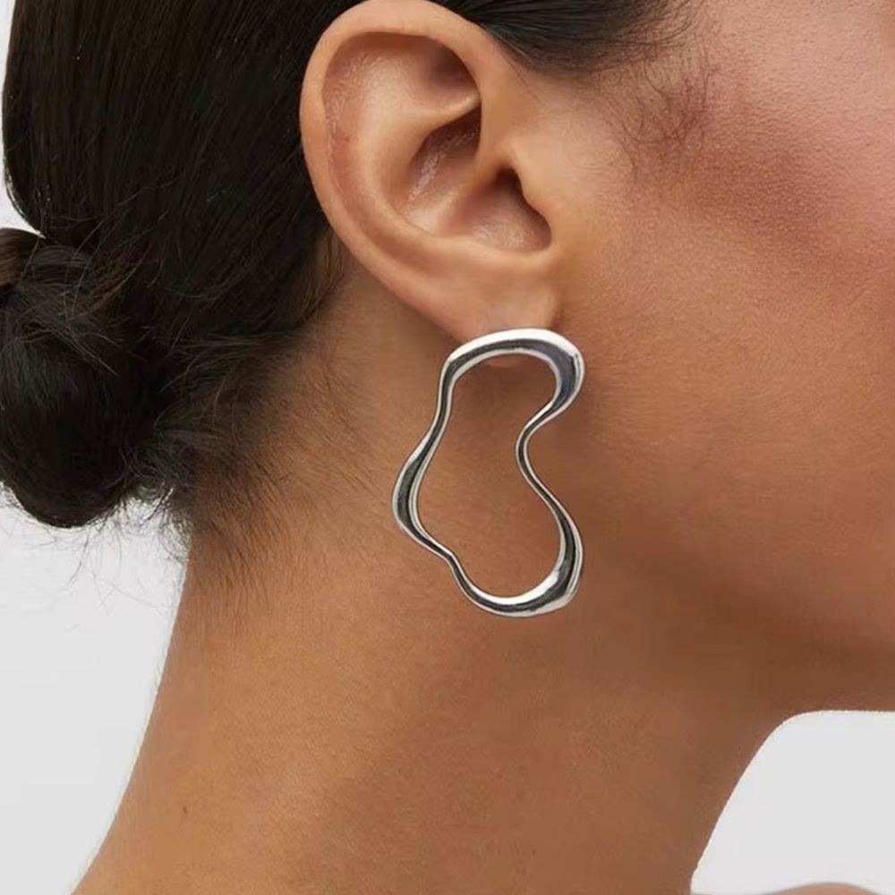 NEW Anthropologie Squiggle Post Earrings Silver Asymmetrical AU03